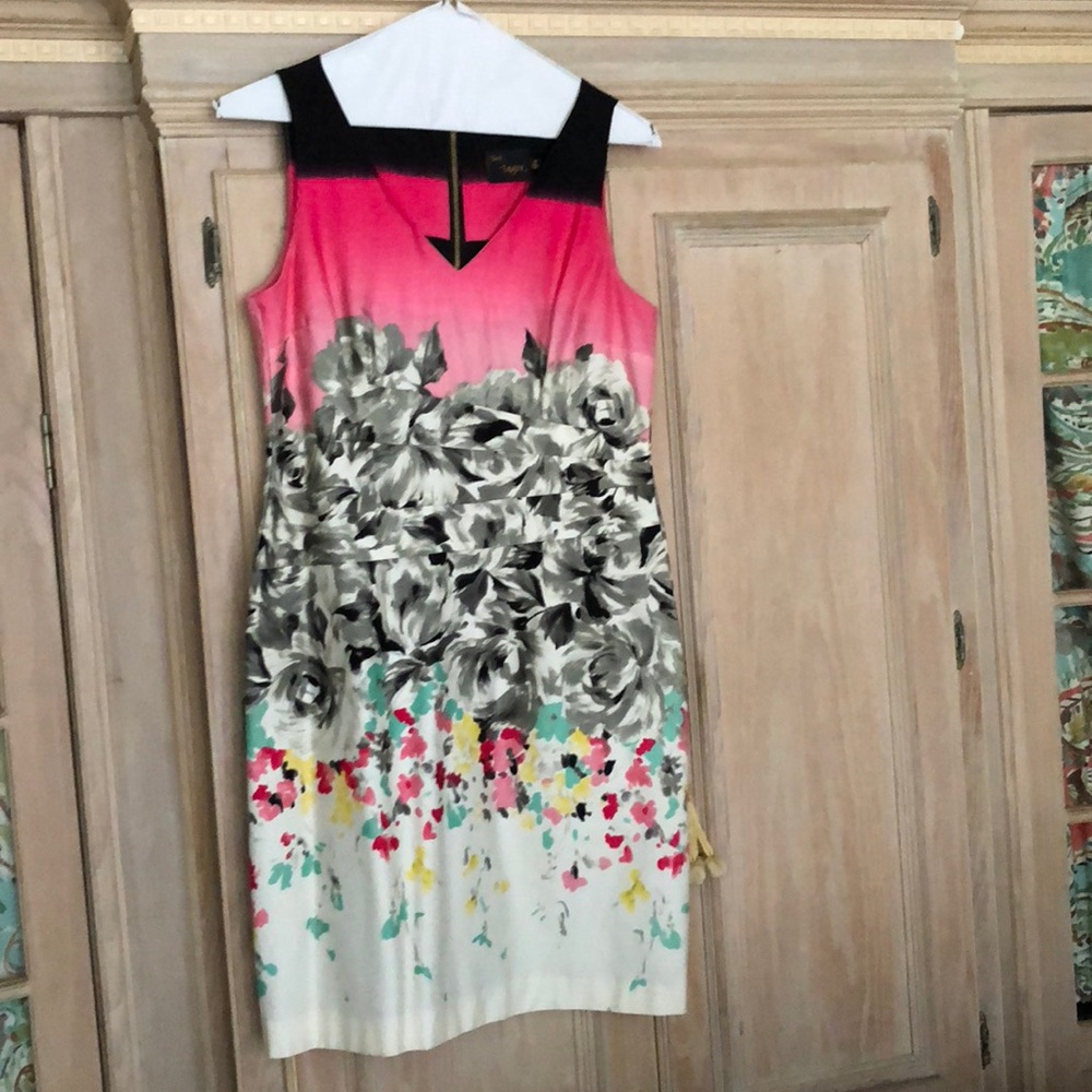 Sleeveless dress